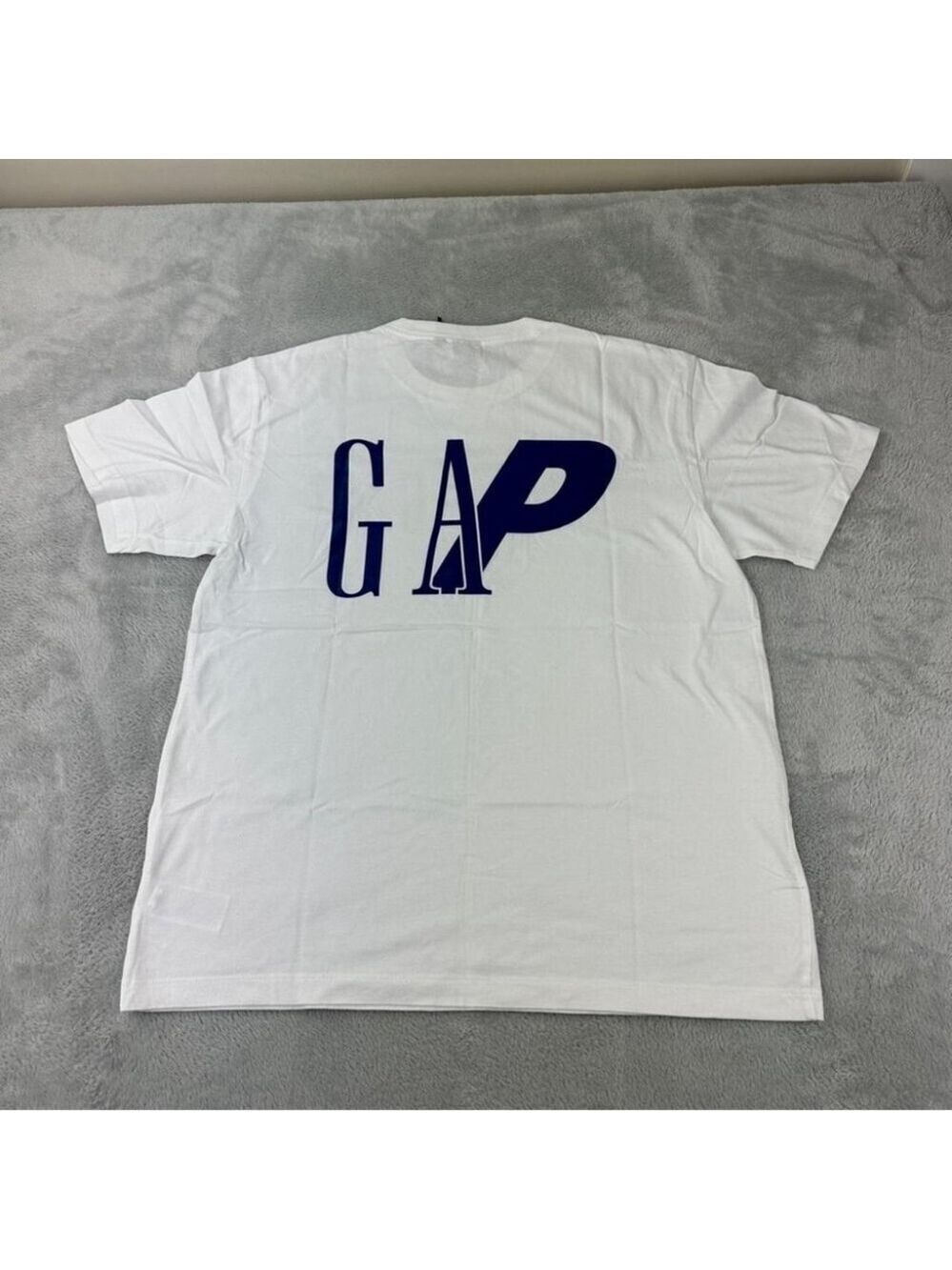 Palace x Gap NWT Men's Sz Medium White T-Shirt 100% Cotton